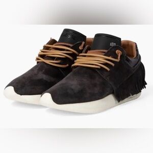 NWT Esseutesse Suede Fringe Sneaker Women’s size 36 or 6, 6.5